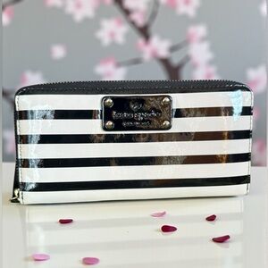 Kate Spade Wellesley Alessa Patent Leather Wallet. Excellent Condition.